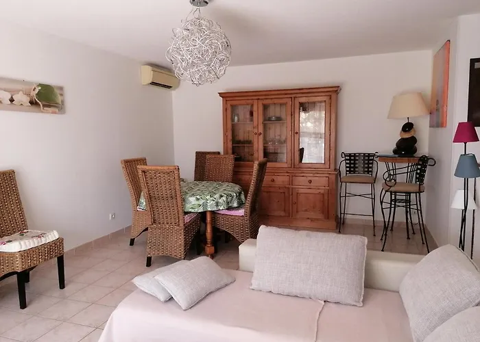 Escapade Audoise Nyaraló *